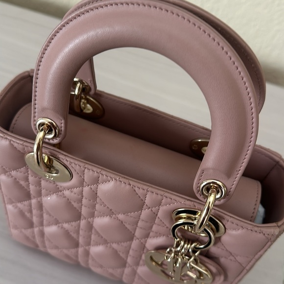 Small Lady Dior, Blush Cannage Lambskin - Picture 4 of 13